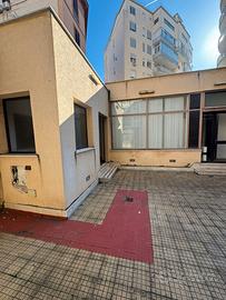 Ufficio con terrazzo e posto auto-zona p. veneto