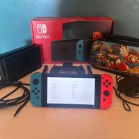 Nintendo Switch V2 – Perfetta + custodia mario