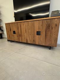 Tavolo madia e libreria