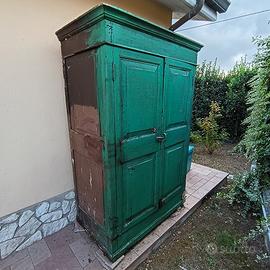 Armadio antico da restaurare