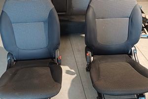 Sedili Mitsubishi 200