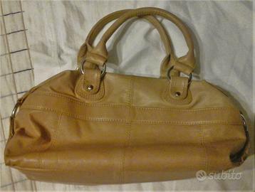 Borsa OVS beige e portamonete abbinato da Magazz.