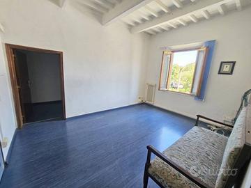 Appartamento di 140 m² con più di 5 locali a Monte