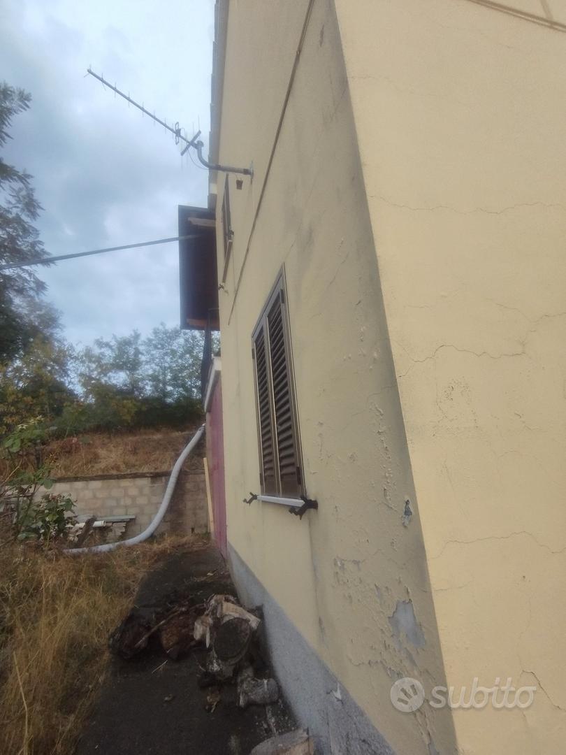 casa singola con terreno Chioviano Alto (Bisenti) - Altro