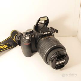 Fotocamera Reflex Nikon D3100 con obiettivo 18-55
