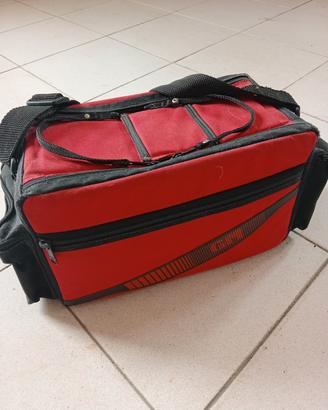 macchina fotografica con custodia 