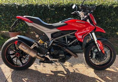 Ducati Hyperstrada 821