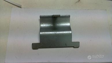 PIASTRINA SUPERIORE SPORTELLO BAULETTO VESPA PK 50