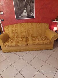 Divano letto color giallo oro