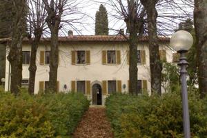 Villa di 580 m² con più di 5 locali a Rignano sull