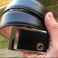 Cintura Gucci da uomo in pelle nera elegante GG