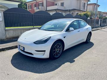 Tesla Model 3 standard range