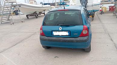 RENAULT Clio - 2001