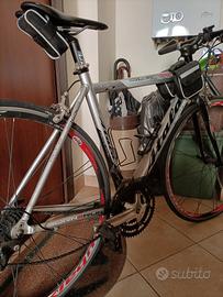 bicicletta Mountain bike da strada