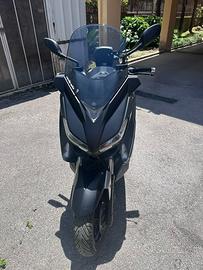 XMAX 400