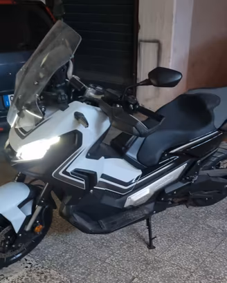 Honda x-adv 750