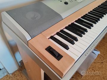 pianoforte digitale Yamaha DXG 620 