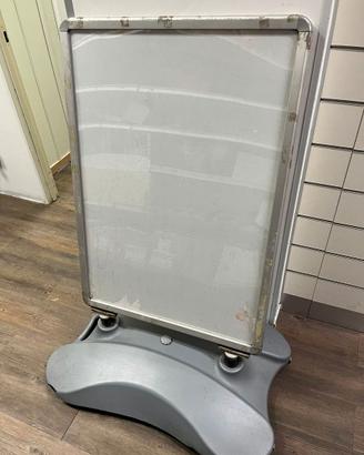 Cavalletto pubblicitario per esterni con zavorra