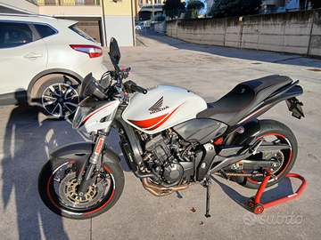 Honda hornet del 2010