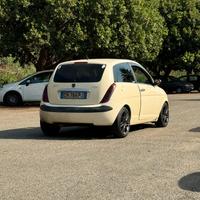 Cerchi lancia y momo design