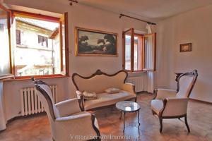 Montepulciano (SI), appartamento quadrilocale nel