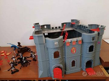 Castello con cavalieri drago catapulta