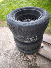 4 gomme con cerchio ferro  185/65R15
