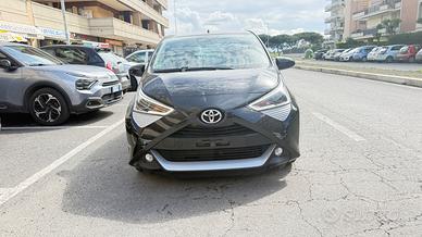Toyota Aygo Connect 1.0 VVT-i 72 CV 5 porte x-play