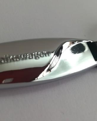 Portachiavi Volkswagen in metallo logo blu