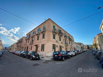 Trilocale oltre accessori in Via Lombardia zona Vi