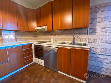 Cucina angolare in legno