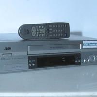 VIDEOREGISTRATORE VHS HIFI STEREO JVC HR-J690EU