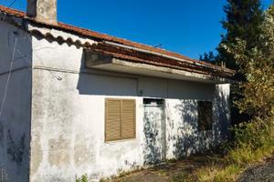 Terreno con casetta da ristrutturare