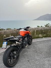 Ktm Duke 790 (105cv)