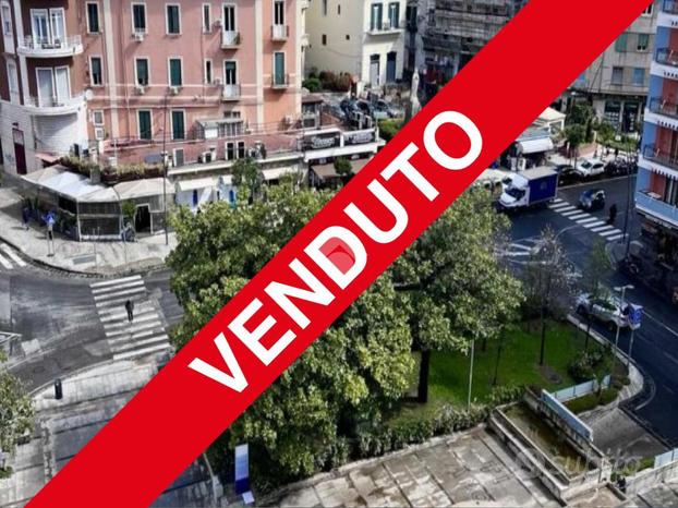 3 LOCALI A NAPOLI