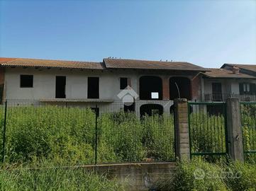 CASA INDIPENDENTE A SCALENGHE