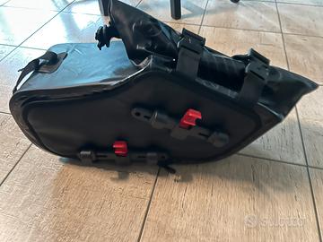 Borse laterali Norden 901 e telaietti