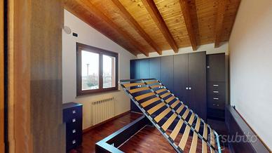 Camera matrimoniale– armadio + letto + comodino