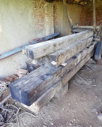 Antiche travi in legno