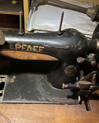Macchina da cucire d’epoca Pfaff su base Singer – 