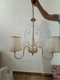 Lampadario a tre luci