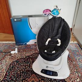 4 MOMS mamaroo 4 (sdraietta elettrica)