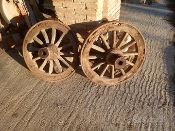 Coppia di ruote in legno inizi 900'