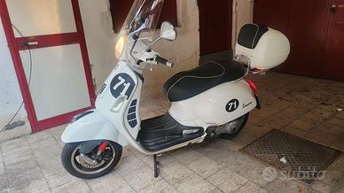 Piaggio Vespa GTS 300