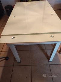 Tavolo in vetro