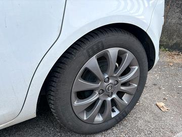 Cerchi in lega opel corsa D