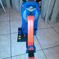 Mega Garage hoot Hot Wheels