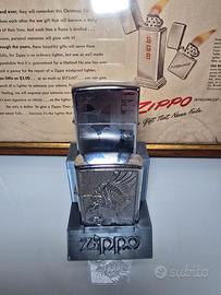 ZIPPPO ESPOSITORE PER 2 ACCENDINI ,,LEGGI