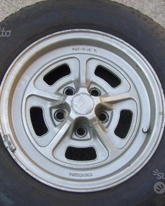 Ruote complete CROMODORA FIAT 130 berlina/coup
