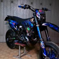 Husqvarna 300 2T Motard  Omologata A2 dai 18 in su